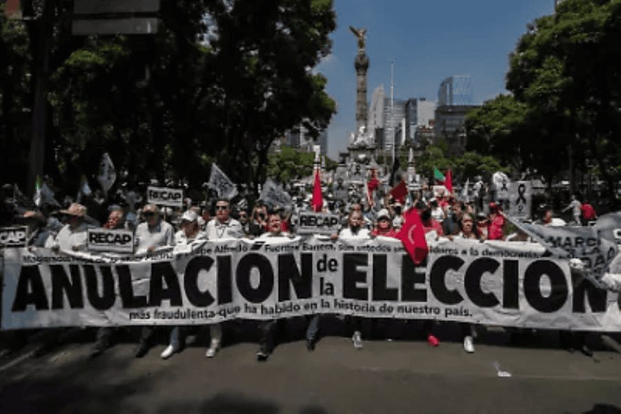 Marchan contra elección judicial y exigen su anulación en CDMX Marchan contra elección judicial y exigen su anulación en CDMX