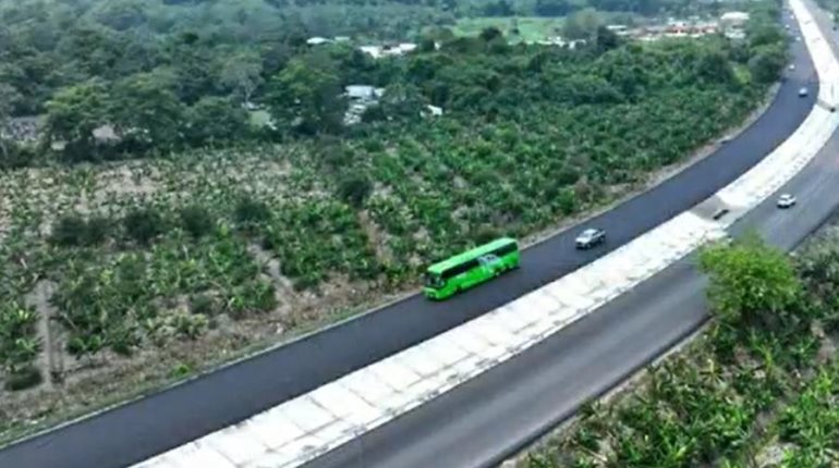Avance del 80%, lleva la rehabilitación de la Vía Corta a Cunduacán: Gobernador