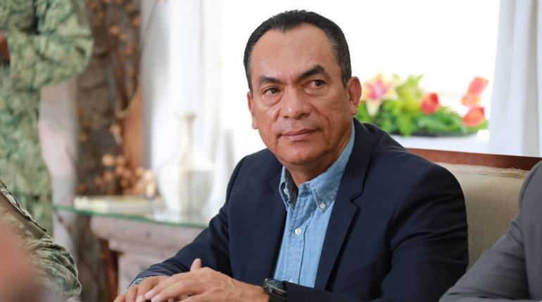 Adrián López renuncia como fiscal de Michoacán