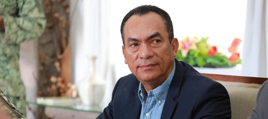 Adrián López renuncia como fiscal de Michoacán Adrián López renuncia como fiscal de Michoacán