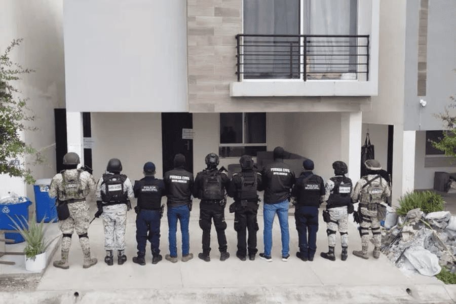 Aseguran 164 kilos de cristal en NL ligada a 2 sujetos detenidos días atrás Aseguran 164 kilos de cristal en NL ligada a 2 sujetos detenidos días atrás