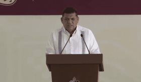 "Era petrolera" se terminará en 3 décadas, por eso está diversificando la economía, augura May