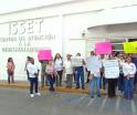 ¡Les adeudan más de 6 meses! Protestan jubilados del ISSET por falta de pagos