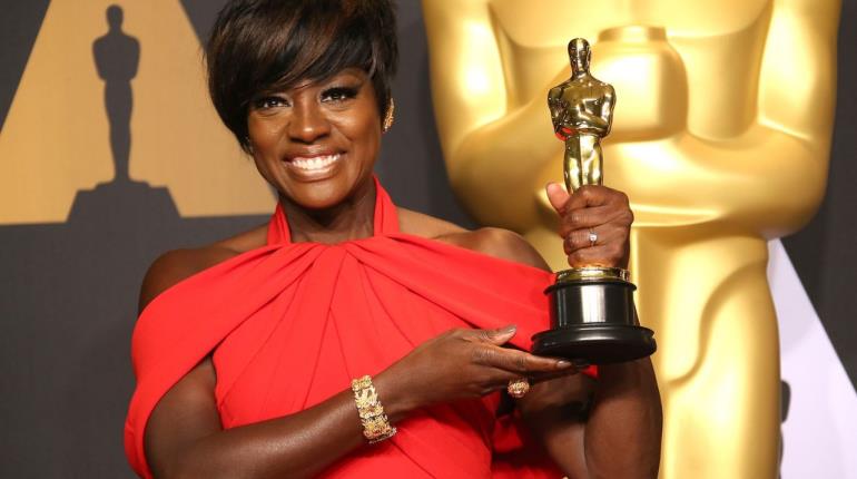 Viola Davis reconoce a Sheinbaum por su apoyo a Texas, a pesar de las políticas antiinmigrantes de Trump
