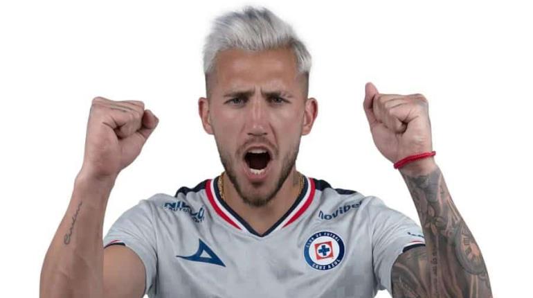 Cruz azul presenta su nuevo jersey para el Apertura 2025