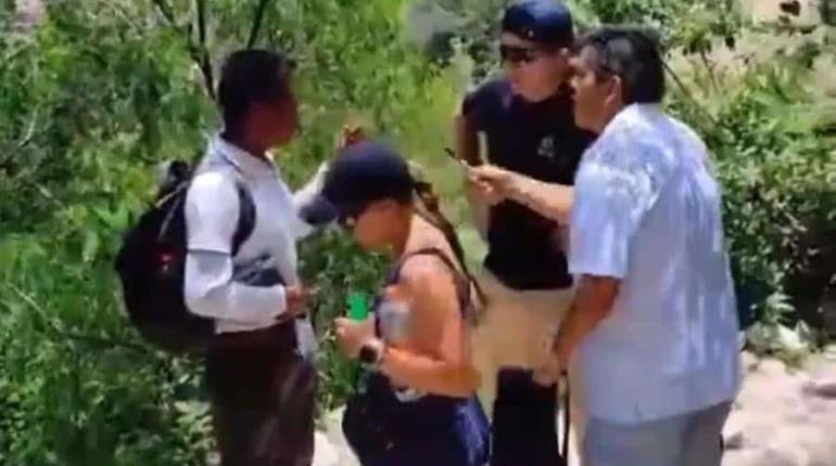 Sancionan a turistas por rayar la Peña de Bernal en Querétaro