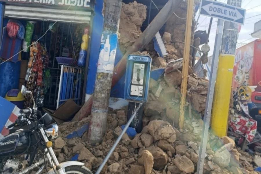 Reportan 4 muertos tras la serie de 150 sismos y réplicas en Guatemala Reportan 4 muertos tras la serie de 150 sismos y réplicas en Guatemala