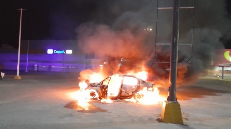 Incendian dos vehículos en Cunduacán y dejan cartulinas con amenazas, la noche de ayer miércoles