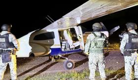 Bukele y Harfuch "chocan" por aeronave con droga hallada en México procedente de El Salvador