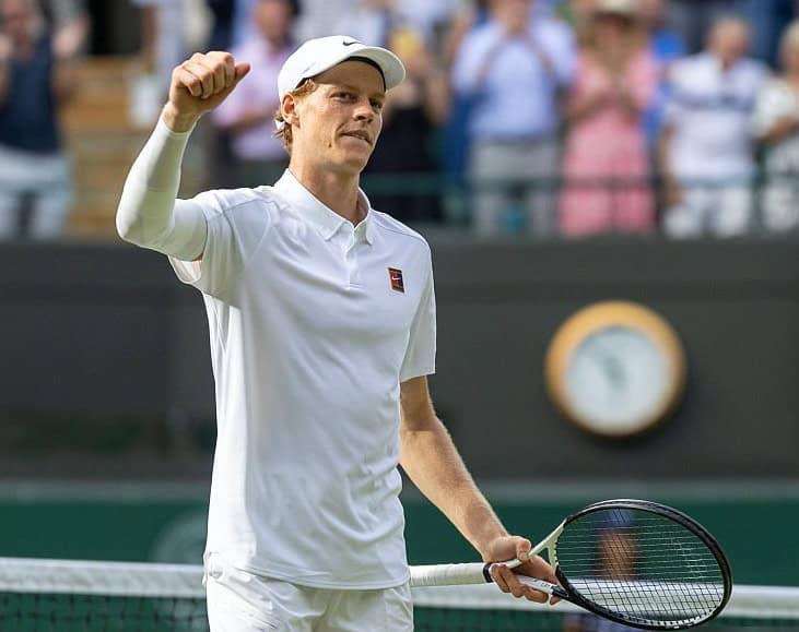 Pese a molestias en el codo, Jannik Sinner es semifinalista de Wimbledon
