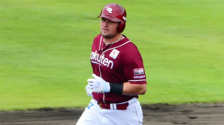 Tras su paso por Olmecas y Tigres, Luke Voit sigue demostrando su calidad en el beisbol japonés
