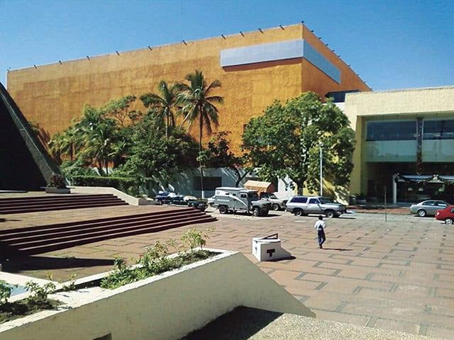 Villahermosa 2030 incluye Convenciones, Puente y retiro de jardineras de Paseo Tabasco: Canacintra Villahermosa 2030 incluye Convenciones, Puente y retiro de jardineras de Paseo Tabasco: Canacintra