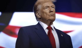 Anuncia Trump aranceles del 30% para México y la Unión Europea