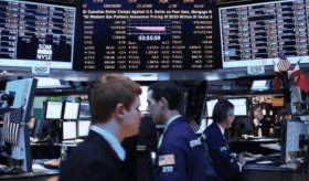 Wall Street abre a la baja tras anuncio de aranceles contra Brasil