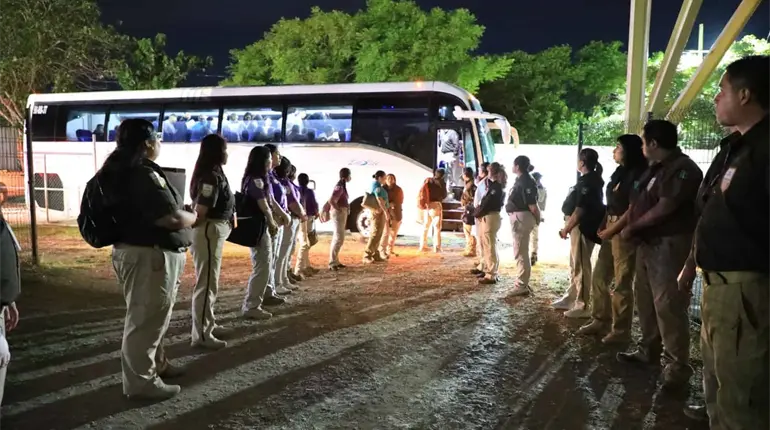 Recibe Tabasco primeros 124 repatriados de EE. UU. en Centro de Atención a Connacionales