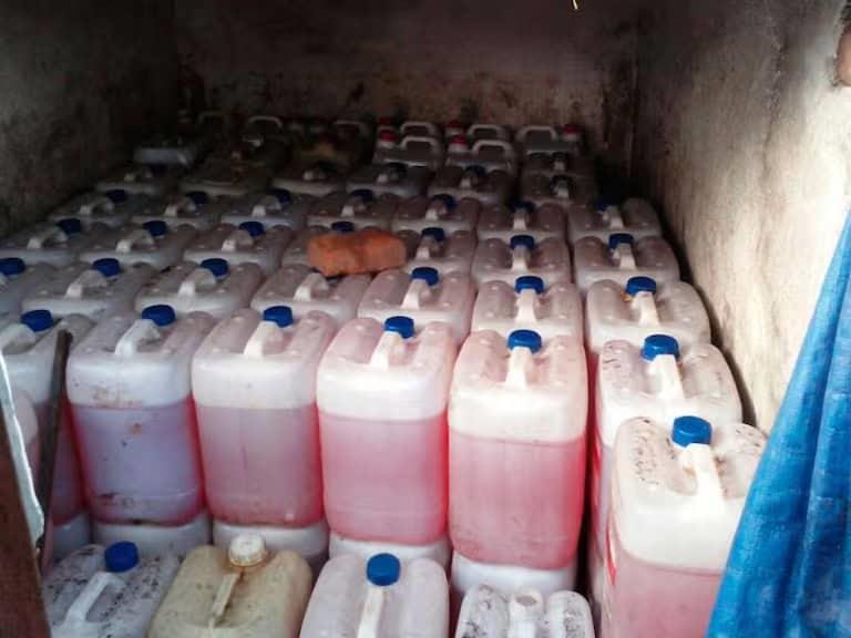 Aseguran en Tabasco más de 112 mil litros de hidrocarburo Aseguran en Tabasco más de 112 mil litros de hidrocarburo