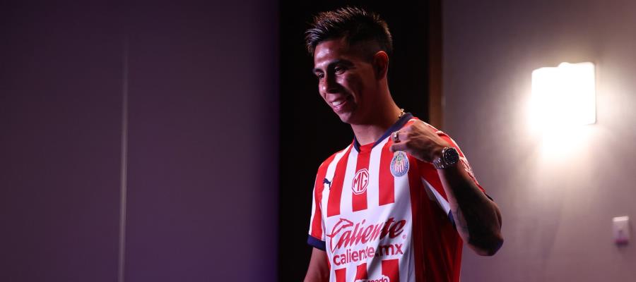 Efraín Álvarez es el nuevo 10 de Chivas Efraín Álvarez es el nuevo 10 de Chivas