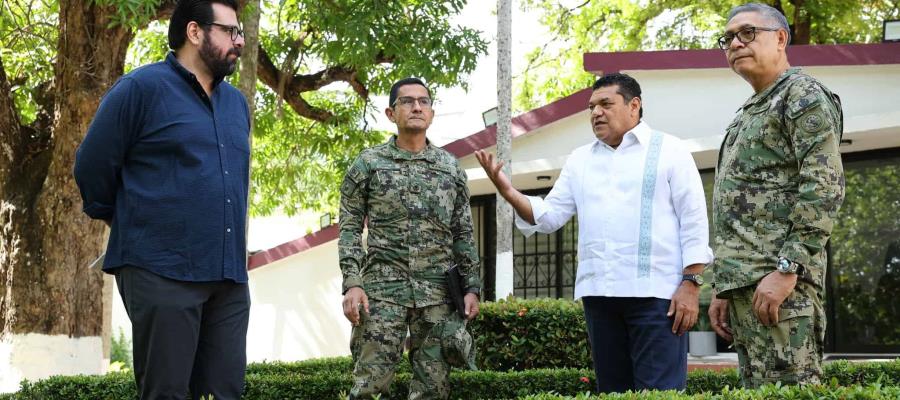 Secretario de Marina y gobernador evalúan plan contra inundaciones Secretario de Marina y gobernador evalúan plan contra inundaciones