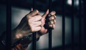 Dan formal prisión a policía federal ministerial por extorsión y secuestro agravados en Edomex