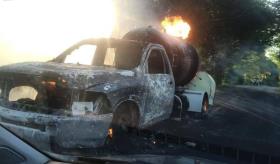 Explota pipa de gas en Tres Brazos, Centla