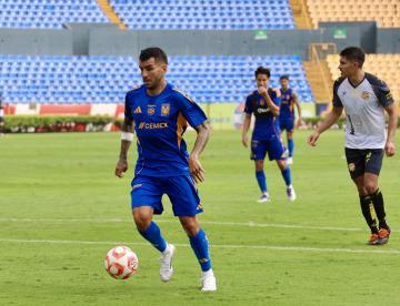Correa debuta con anotación en goleada de Tigres en su último juego de preparación