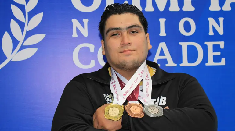 Tabasqueño, tricampeón nacional en pesas en la modalidad envión
