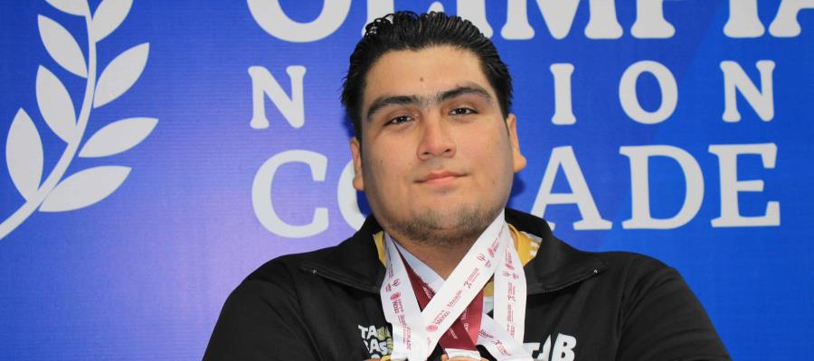 Tabasqueño, tricampeón nacional en pesas en la modalidad envión Tabasqueño, tricampeón nacional en pesas en la modalidad envión