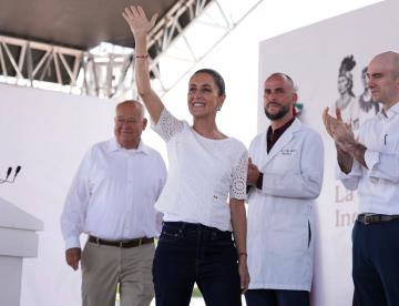 Frente a cualquier adversidad está el pueblo, expresa Sheinbaum durante su gira en Baja California Sur