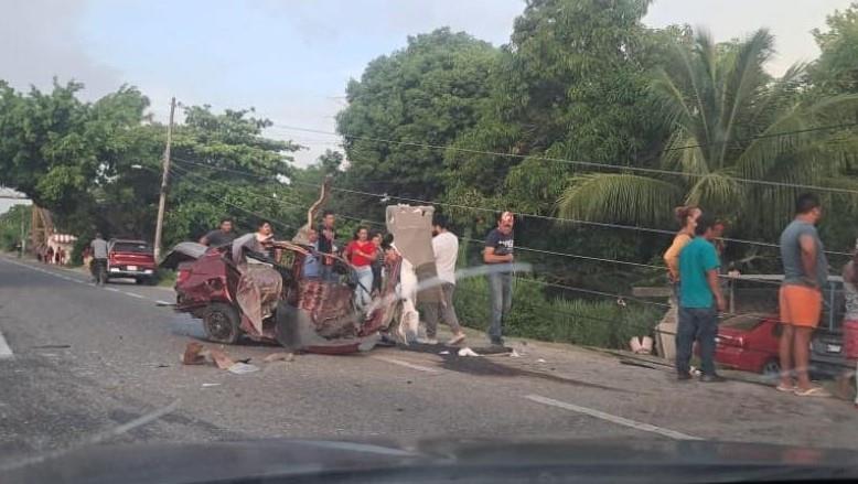 Automovilista pierde la vida al chocar contra poste en la carretera Comalcalco – Paraíso Automovilista pierde la vida al chocar contra poste en la carretera Comalcalco – Paraíso