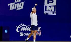 Avanza mexicano Alex Hernández en el Abierto de Los Cabos