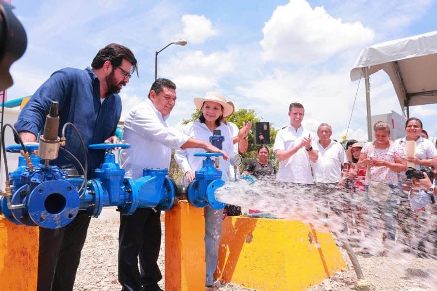 Inaugura gobernador obras de rehabilitación del sistema de agua potable en Centro Inaugura gobernador obras de rehabilitación del sistema de agua potable en Centro