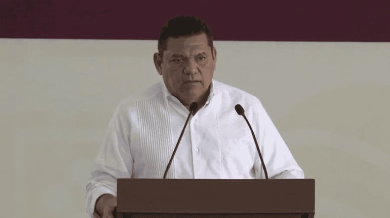 "Búsquenle por otro lado": May a sus adversarios