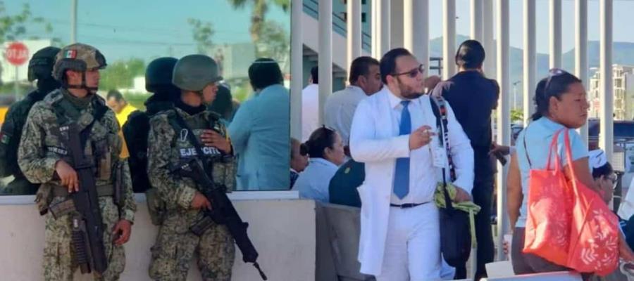 Por incendio, evacúan a pacientes y personal del Hospital General de Culiacán