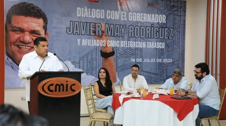 Ya "no hay moches, ni diezmos", se reúne May con afiliados a la CMIC