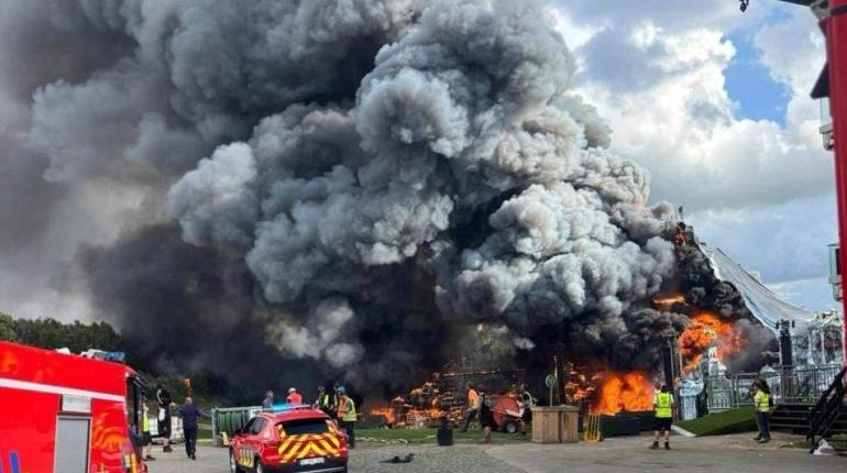 Se incendia escenario del Tomorrowland a dos días de su inicio