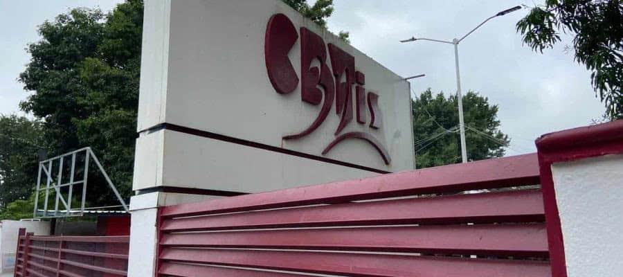 Denuncia Lorena Beaurregard aumento a 2 mil 130 pesos en cuota escolar en el CBTis32 de Villahermosa
