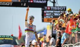 Tadej Pogacar conquista la etapa 12 del Tour de Francia y recupera el primer lugar general