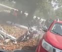 Se accidenta camioneta en la Cárdenas-Coatzacoalcos al perder visibilidad por cemento regado