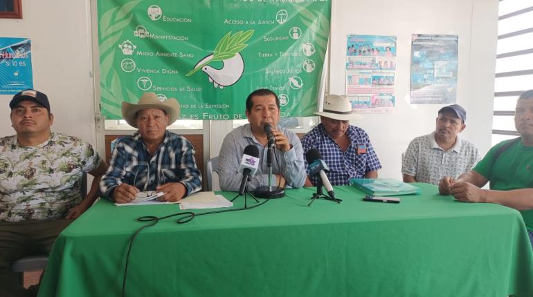Habitantes de Cunduacán anuncian cierre de instalaciones de Pemex por falta de pago