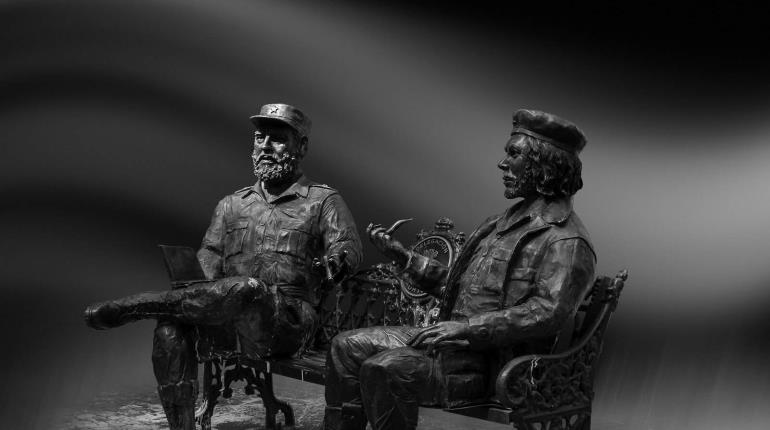 Retiro de estatuas de Fidel Castro y el ´Che´ Guevara se hizo sin autorización legal: Gobierno CDMX