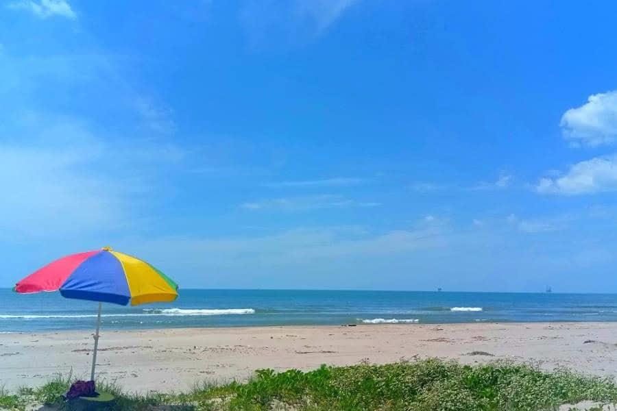 Levantan alerta de Marea Roja en Playas de Centla