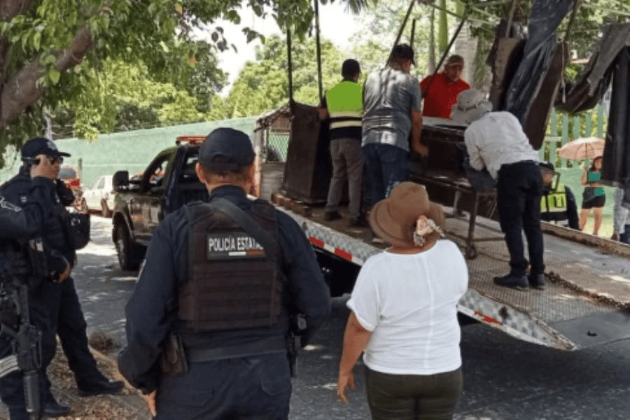 Retiran 7 puestos ambulantes y notifican a 34 más con operativo "Vialidades Libres" en Centro Retiran 7 puestos ambulantes y notifican a 34 más con operativo "Vialidades Libres" en Centro