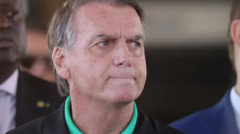 Bolsonaro usará tobillera electrónica y no podrá acceder a redes sociales: Corte Suprema de Brasil