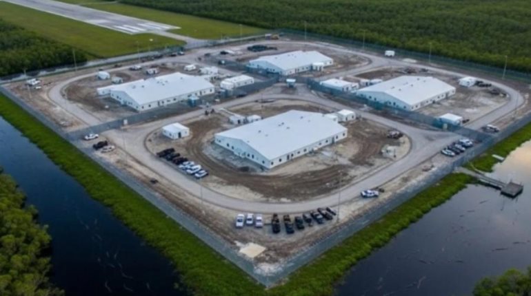 Acusan pésimas condiciones y falta de acceso a asesoría legal en Alligator Alcatraz
