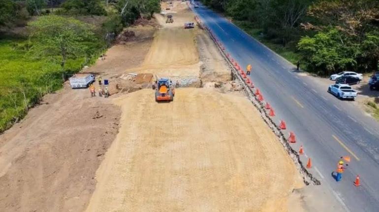 Anuncian cierre parcial en la carretera Villahermosa-Escárcega por desmantelamiento de pasos peatonales