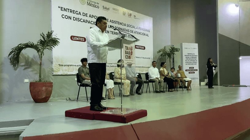 Entrega gobierno 441 apoyos de lentes, auxiliares auditivos y prótesis