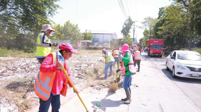 Retira Centro basurero clandestino en Gaviotas Norte