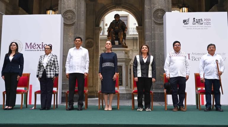 Rinden homenaje en Palacio Nacional a Benito Juárez por su 153 aniversario luctuoso