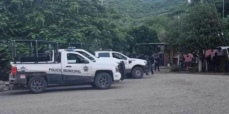 CJNG ataca viviendas y base de Policía Municipal en Tepalcatepec, Michoacán
