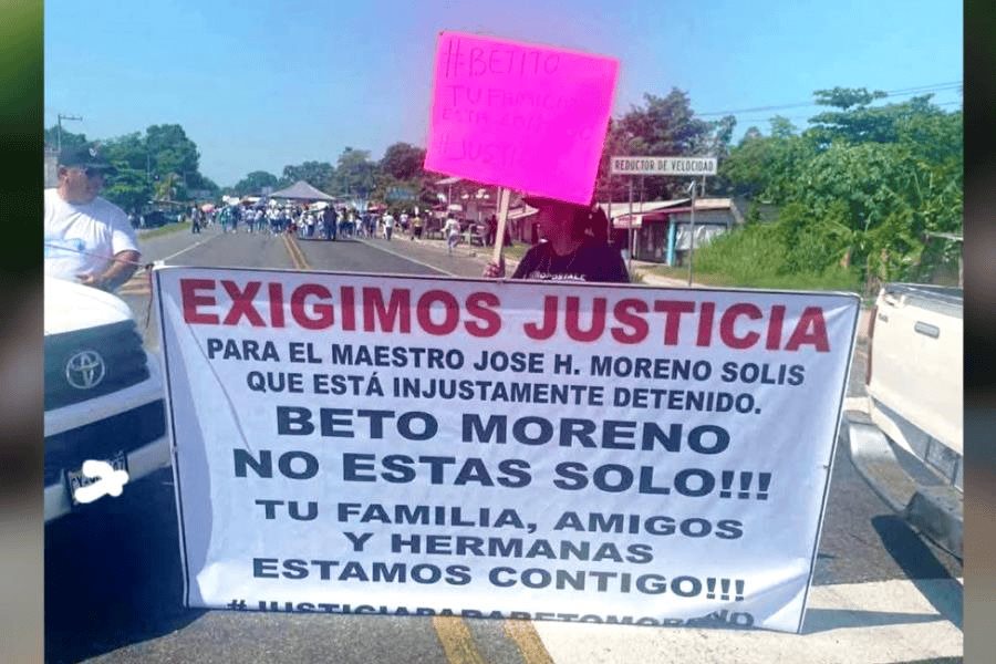 Marchan para exigir proceso limpio contra maestro acusado de acoso en Chiapas Marchan para exigir proceso limpio contra maestro acusado de acoso en Chiapas